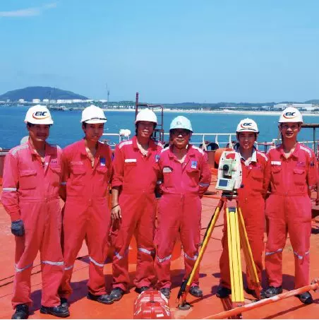 Hình ảnh các giám định viên EIC làm việc ngoài dự án.