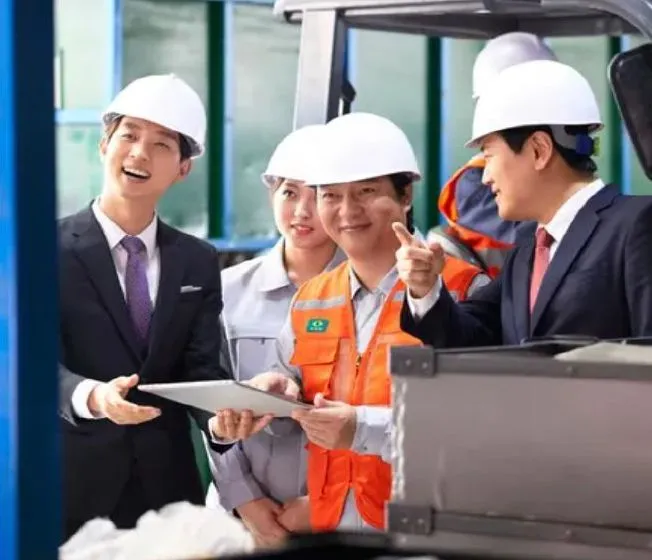 Hình ảnh tiếp khách hàng minh hoạ dịch vụ giám định tổn thất hàng hải của Công ty Cổ phần Giám Định Năng Lượng Việt Nam (EIC).