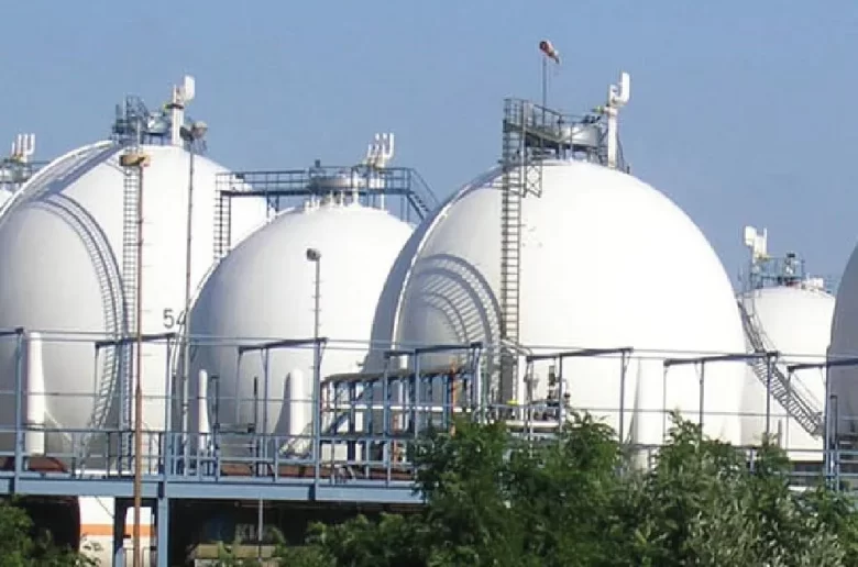 Hình ảnh các bồn bể minh hoạ dịch vụ kiểm định, hiệu chuẩn các bồn/ bể, hệ thống tuyến ống của công ty EIC.