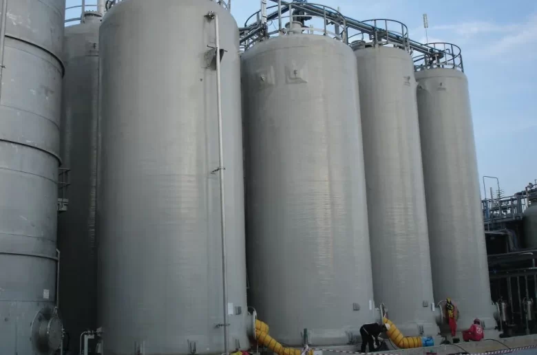 Hình ảnh các bồn bể minh hoạ dịch vụ kiểm định, hiệu chuẩn các bồn/ bể, hệ thống tuyến ống của công ty EIC.