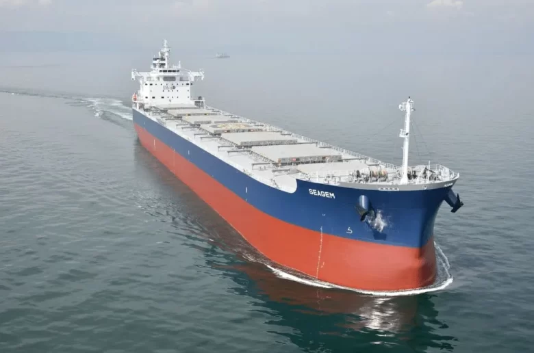 Hình ảnh các con tàu minh hoạ dịch vụ giám định tổn thất hàng hải (Tàu biển, phương tiện hàng hải thuỷ, đối tượng hoạt động và khai thác trên – dưới nước, dàn khoan dầu khí…) của công ty EIC.