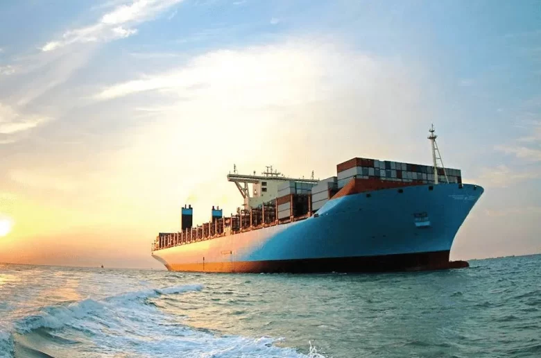 Hình ảnh các con tàu minh hoạ dịch vụ giám định tổn thất hàng hải (Tàu biển, phương tiện hàng hải thuỷ, đối tượng hoạt động và khai thác trên – dưới nước, dàn khoan dầu khí…) của công ty EIC.