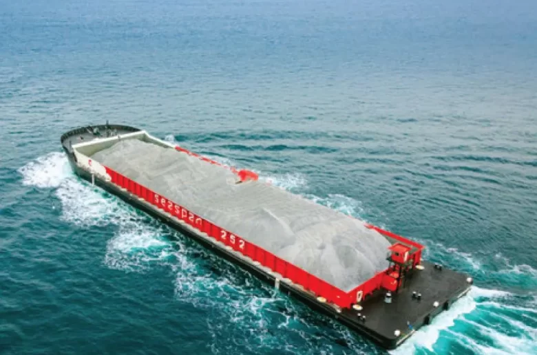 Hình ảnh Xà lan chở hàng minh hoạ dịch vụ kiểm định, hiệu chuẩn các Tàu chứa Dầu, Xà Lan của công ty EIC.