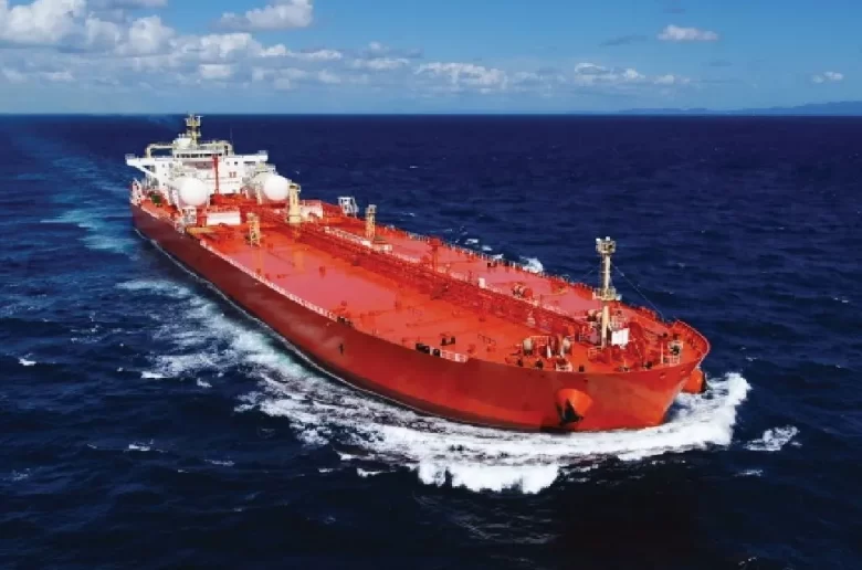 Hình ảnh tàu chở dầu ngoài biển minh hoạ dịch vụ kiểm định, hiệu chuẩn các Tàu chứa Dầu, Xà Lan của công ty EIC.