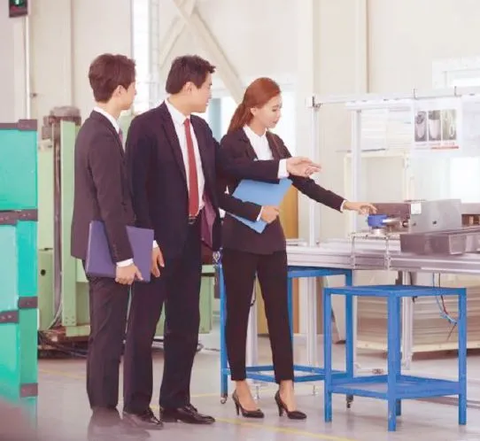 Hình ảnh tiếp khách hàng minh hoạ dịch vụ kiểm kê, xác định khối lượng đống hàng rời của công ty Cổ phần Giám Định Năng Lượng Việt Nam (EIC).