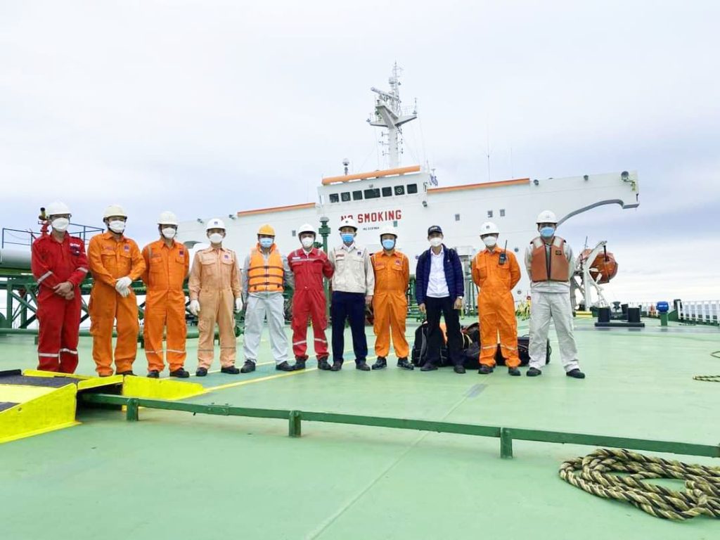 Hình ảnh giám định viên EIC thực hiện công việc giám định tại hiện trường