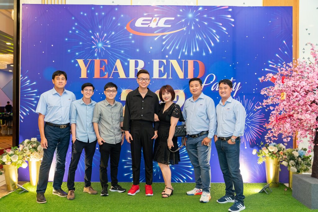 Đón khách vui vẻ