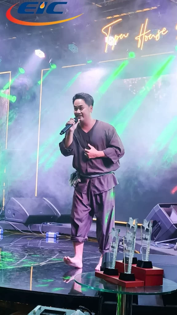 Thí sinh của EIC trình diễn trong cuộc thi