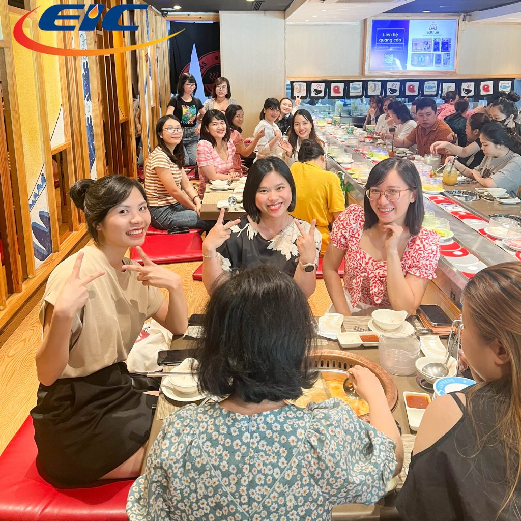 Giây phút vui chơi ăn uống của EIC ngày 20/10