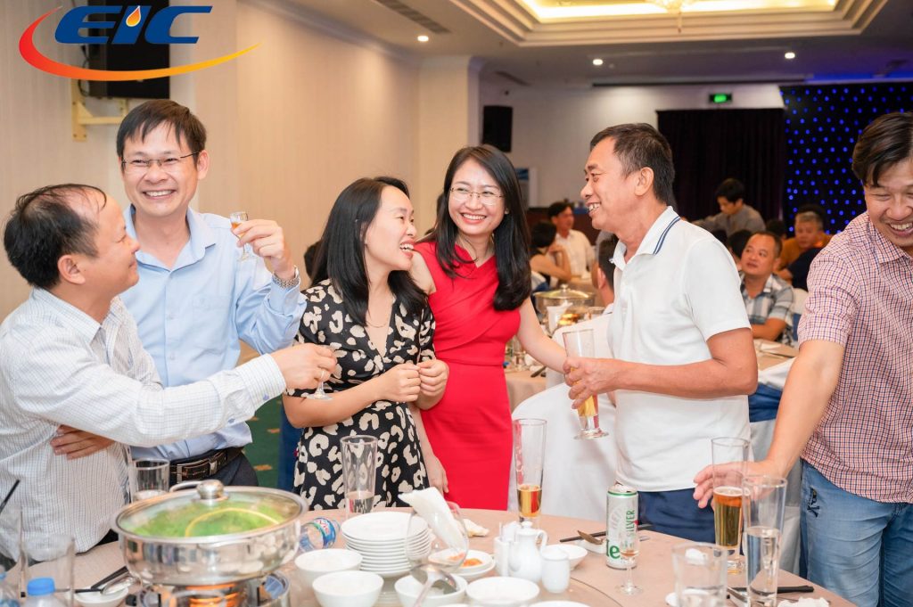 Giao lưu đầm ấm cuối buổi tiệc của EIC