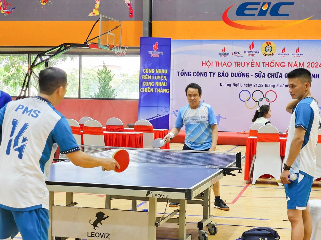 Vận động viên EIC tham gia môn bóng bàn tại hội thao PVMR lần VI năm 2024