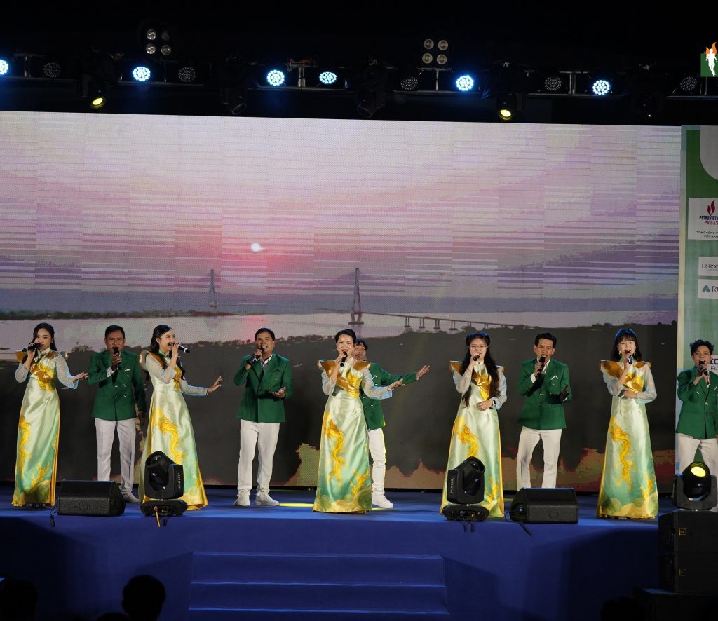 Tiết mục văn nghệ chào mừng giải Marathon Cà Mau 2024